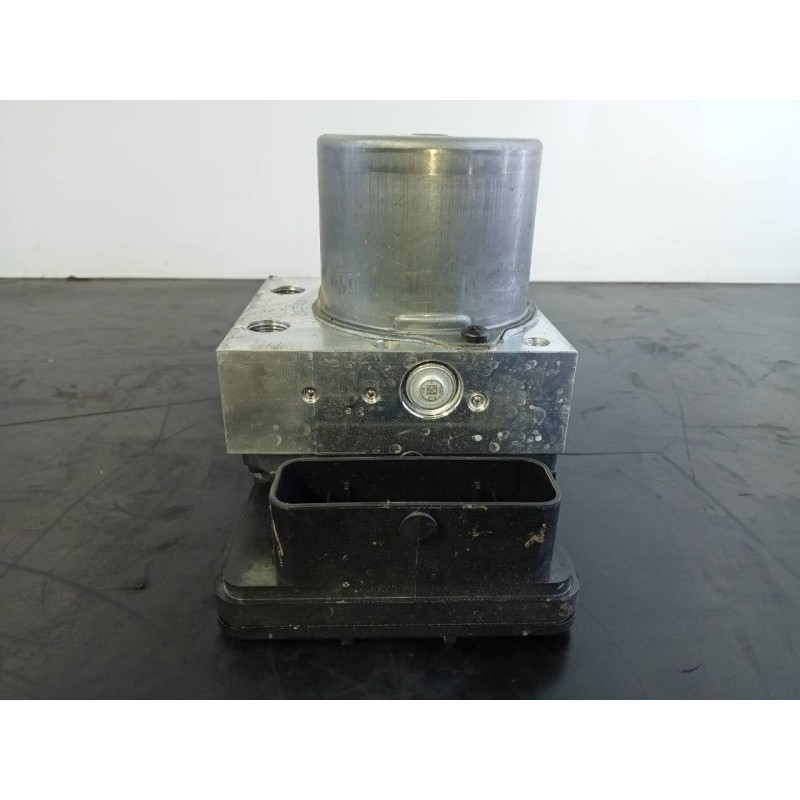 Recambio de abs para ssangyong korando crystal 4x2 referencia OEM IAM 4892037102 BH6014Z802 P3-B8-24-2