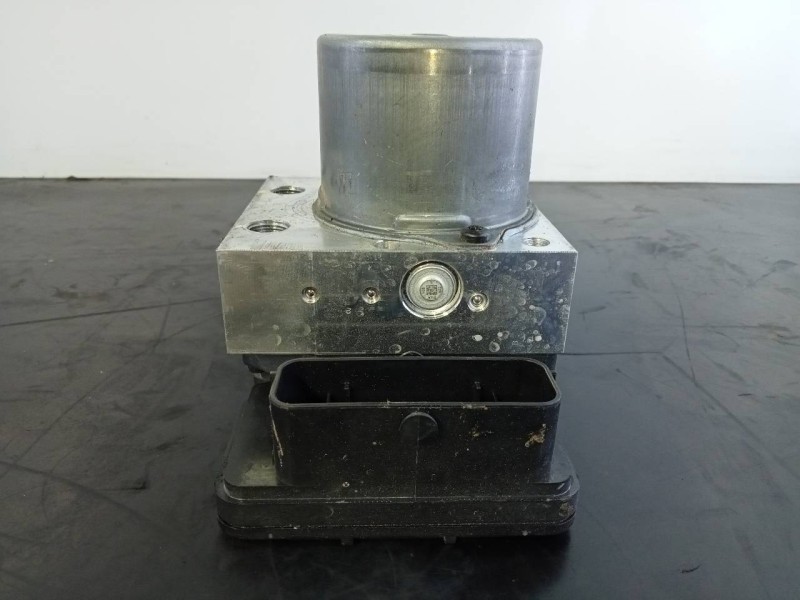 Recambio de abs para ssangyong korando crystal 4x2 referencia OEM IAM 4892037102 BH6014Z802 P3-B8-24-2