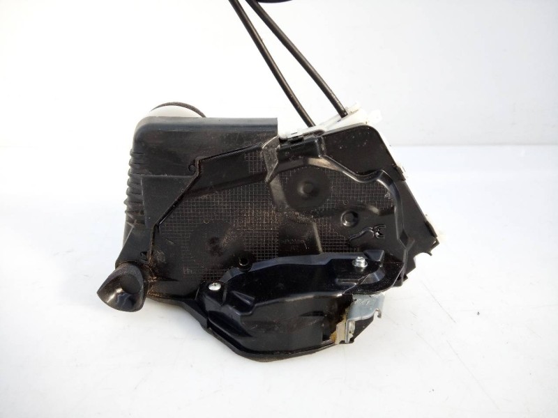 Recambio de cerradura puerta delantera derecha para toyota yaris hybrid active referencia OEM IAM 11130180714  E2-B4-61-2