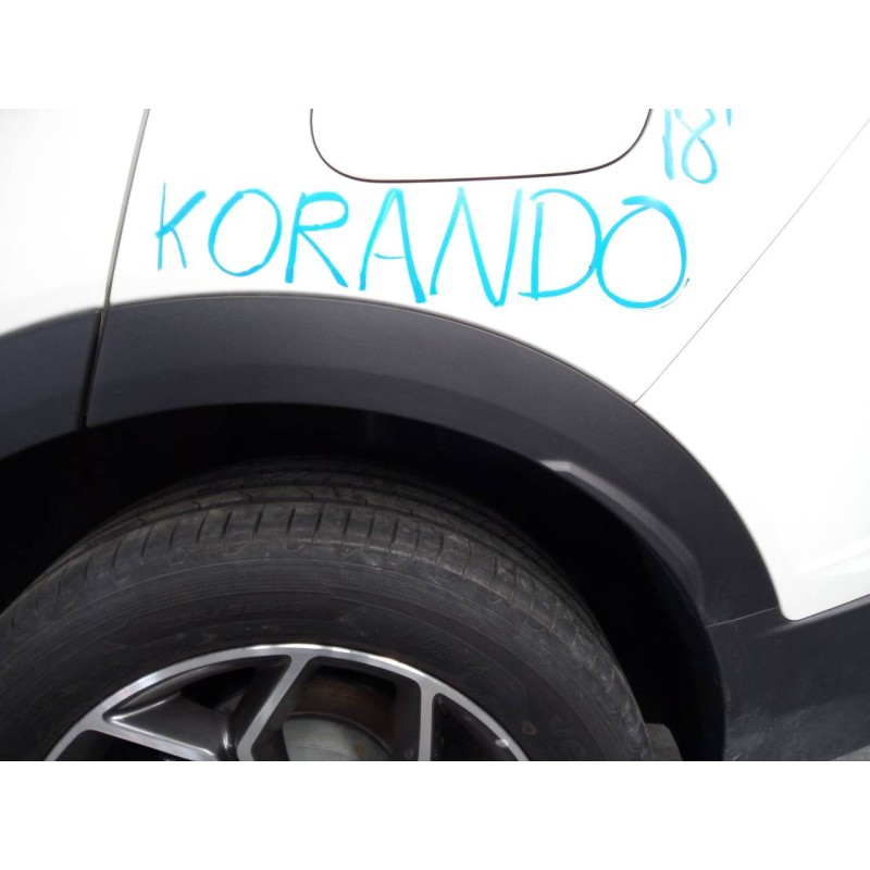 Recambio de aletin trasero izquierdo para ssangyong korando crystal 4x2 referencia OEM IAM   