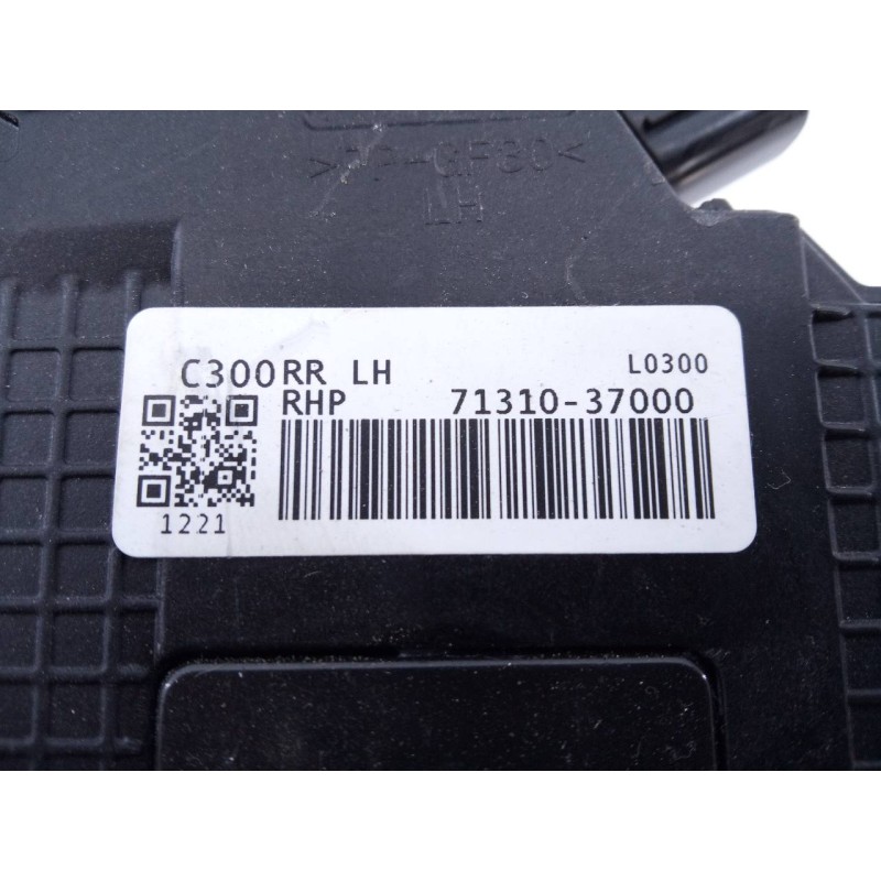 Recambio de cerradura puerta trasera izquierda para ssangyong korando crystal 4x2 referencia OEM IAM 7131037000  E1-B3-48-1