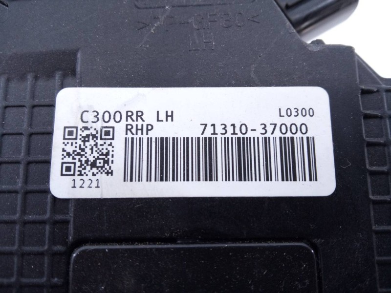 Recambio de cerradura puerta trasera izquierda para ssangyong korando crystal 4x2 referencia OEM IAM 7131037000  E1-B3-48-1
