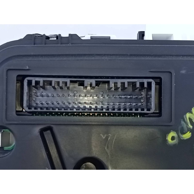 Recambio de cuadro instrumentos para ssangyong korando crystal 4x2 referencia OEM IAM 8021037261  E3-A3-18-2