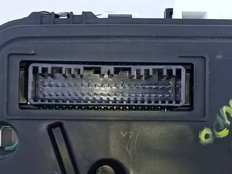 Recambio de cuadro instrumentos para ssangyong korando crystal 4x2 referencia OEM IAM 8021037261  E3-A3-18-2