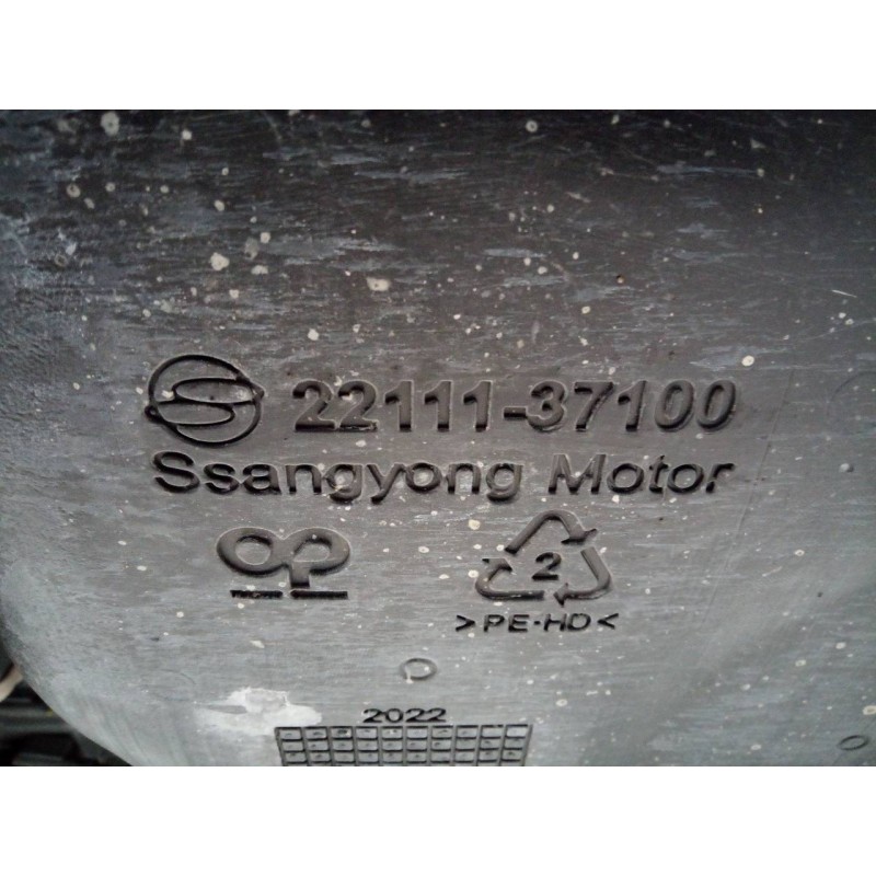 Recambio de deposito combustible para ssangyong korando crystal 4x2 referencia OEM IAM 2211137100  