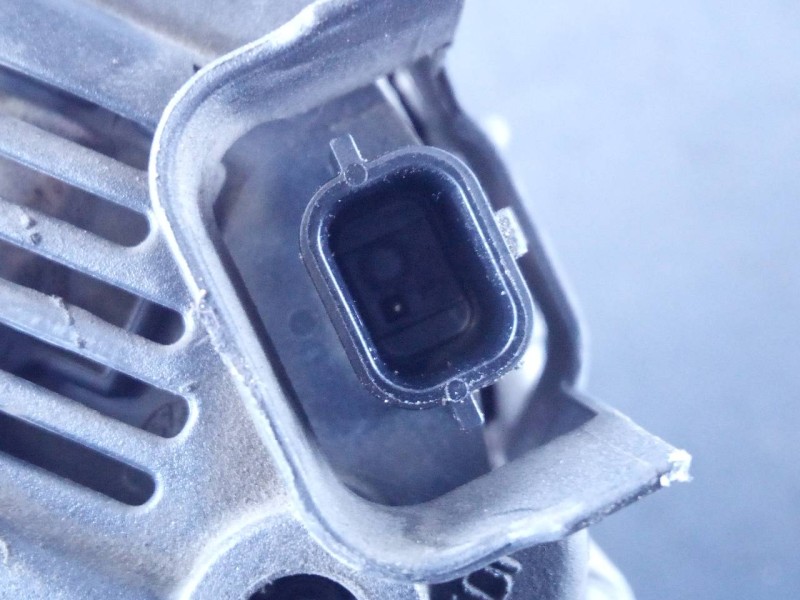 Recambio de alternador para renault clio iv limited referencia OEM IAM 231001318R 2116103305 P3-B5-4-2