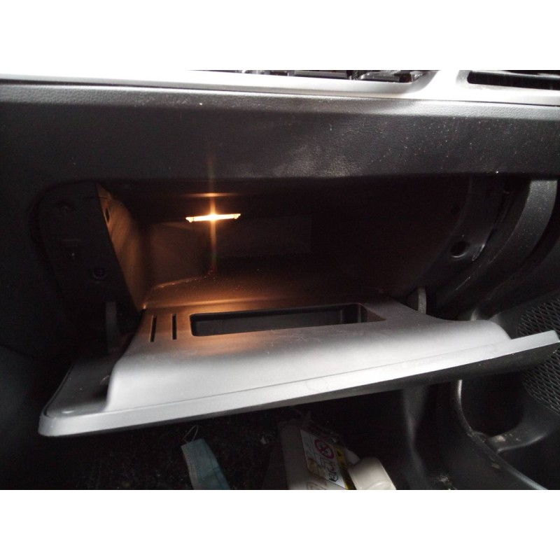 Recambio de guantera para ssangyong korando crystal 4x2 referencia OEM IAM   