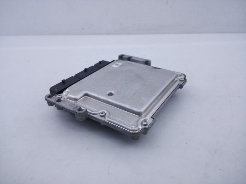 Recambio de centralita motor uce para renault clio iv limited referencia OEM IAM 237106319R 0281032811 E2-A1-30-7