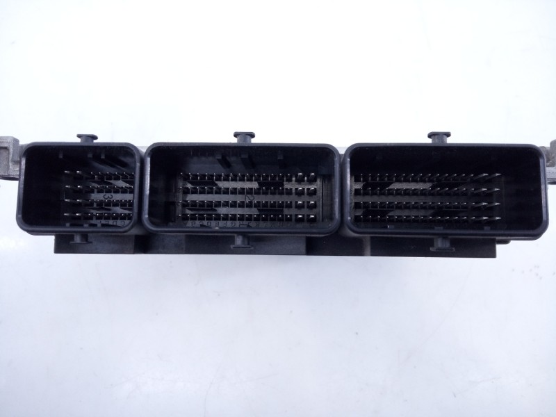 Recambio de centralita motor uce para renault clio iv limited referencia OEM IAM 237106319R 0281032811 E2-A1-30-7