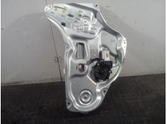 ELEVALUNAS TRASERO DERECHO 834802Y010 814202Y010 P2-B4-7
