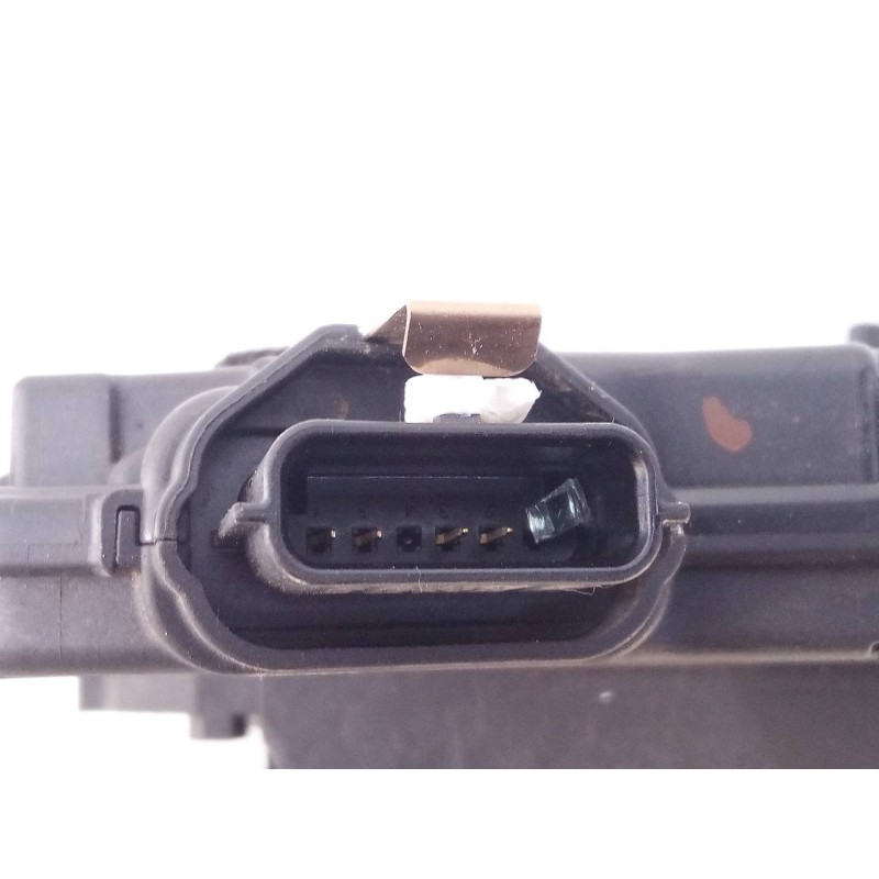 Recambio de cerradura puerta trasera derecha para renault clio iv limited referencia OEM IAM 825002104R  E1-A1-44-2