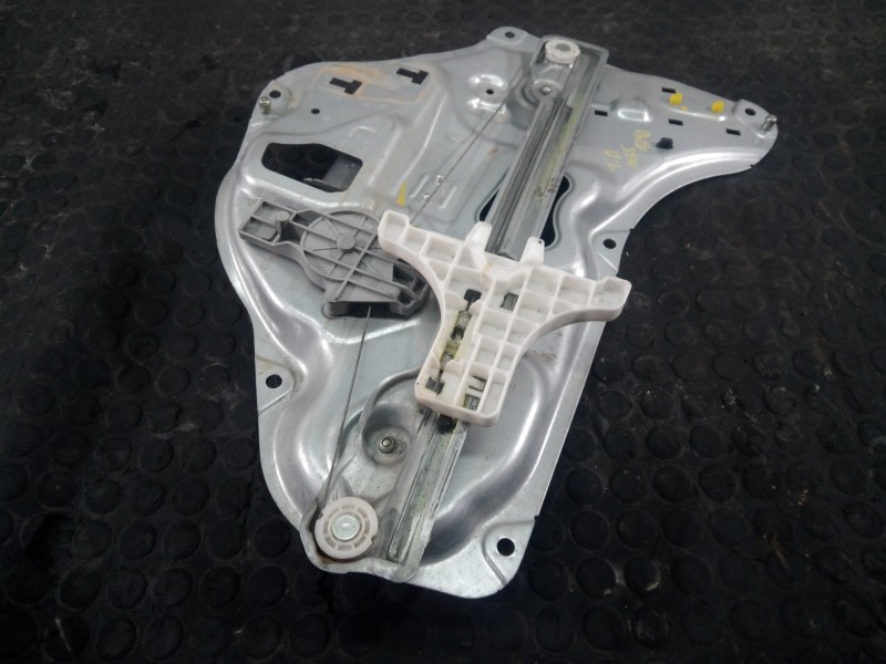 Recambio de elevalunas trasero derecho para hyundai ix35 style 2wd referencia OEM IAM 834802Y010  P2-B4-7