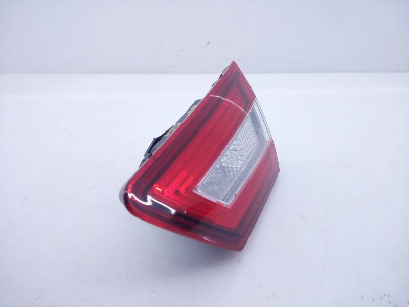 Recambio de piloto trasero derecho porton para renault clio iv limited referencia OEM IAM   E1-A1-27-1