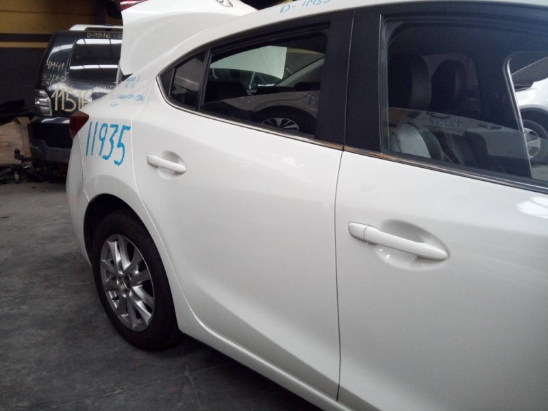 Recambio de puerta trasera derecha para mazda 3 lim. () evolution referencia OEM IAM   