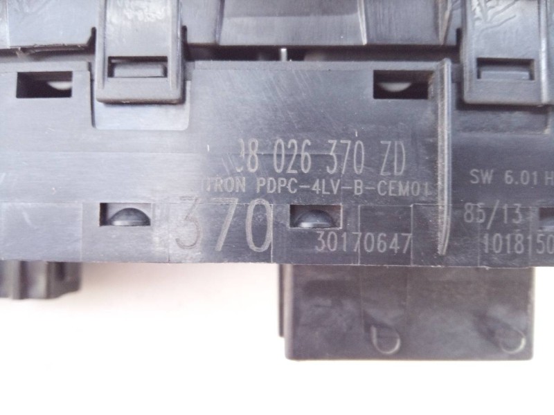 Recambio de mando elevalunas delantero izquierdo para peugeot 508 allure hybrid4 referencia OEM IAM 98026370ZD  E3-B2-25-3