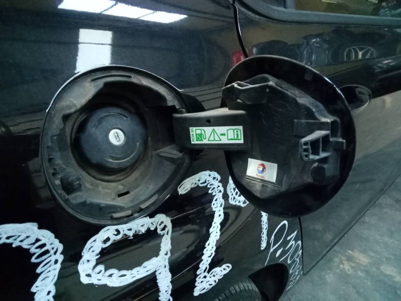 Recambio de tapa exterior combustible para peugeot 308 active referencia OEM IAM   