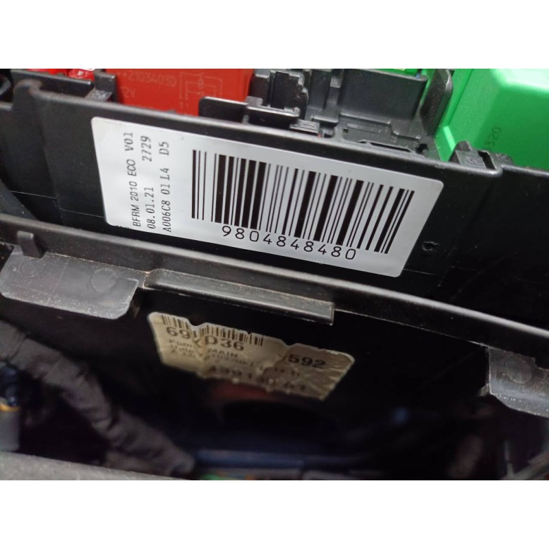 Recambio de caja reles / fusibles para opel corsa f cosmos referencia OEM IAM 9804848480  