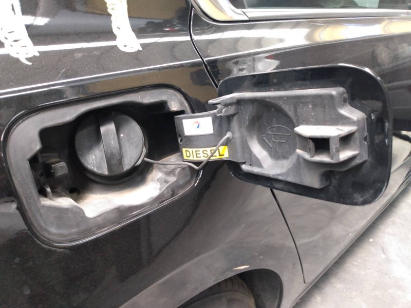 Recambio de tapa exterior combustible para peugeot 508 allure hybrid4 referencia OEM IAM   