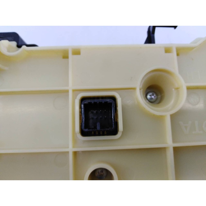 Recambio de mando climatizador para toyota prius (nhw30) plug-in hybrid advance referencia OEM IAM 7063Z24 5590047071 E2-A2-49-2