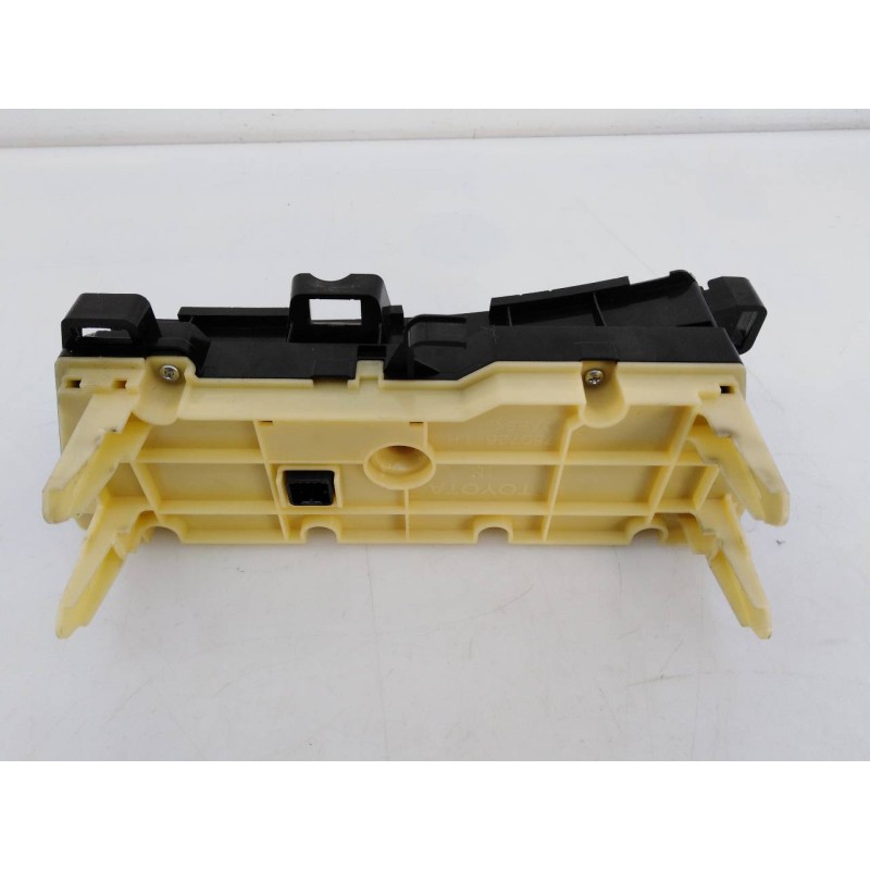 Recambio de mando climatizador para toyota prius (nhw30) plug-in hybrid advance referencia OEM IAM 7063Z24 5590047071 E2-A2-49-2