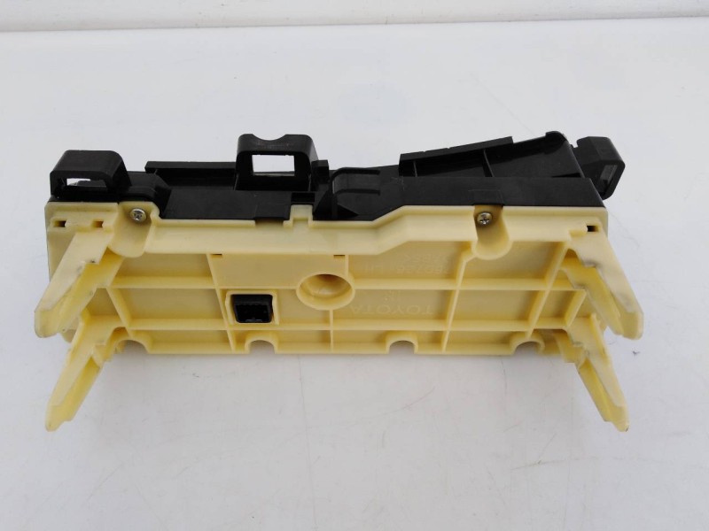 Recambio de mando climatizador para toyota prius (nhw30) plug-in hybrid advance referencia OEM IAM 7063Z24 5590047071 E2-A2-49-2