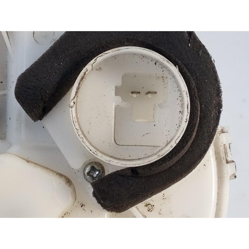 Recambio de cerradura puerta trasera derecha para suzuki vitara 1.6 ddis gle 4x4 referencia OEM IAM 8239154P00 5A050327 E2-A3-55