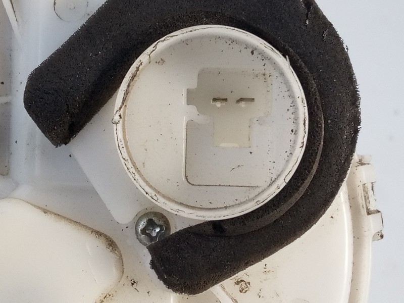 Recambio de cerradura puerta trasera derecha para suzuki vitara 1.6 ddis gle 4x4 referencia OEM IAM 8239154P00 5A050327 E2-A3-55