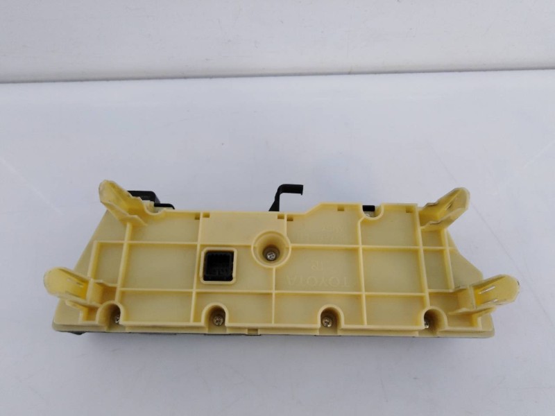 Recambio de mando climatizador para toyota prius (nhw30) plug-in hybrid advance referencia OEM IAM 7063Z24 5590047071 E2-A2-49-2