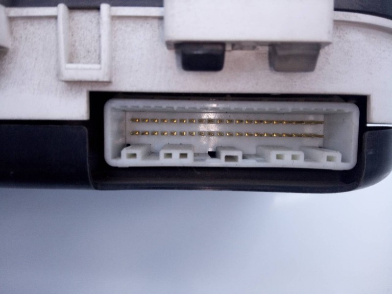 Recambio de cuadro instrumentos para toyota corolla verso (r1) 2.0 d-4d luna referencia OEM IAM 838000F060J MB2574203687 E3-B2-8