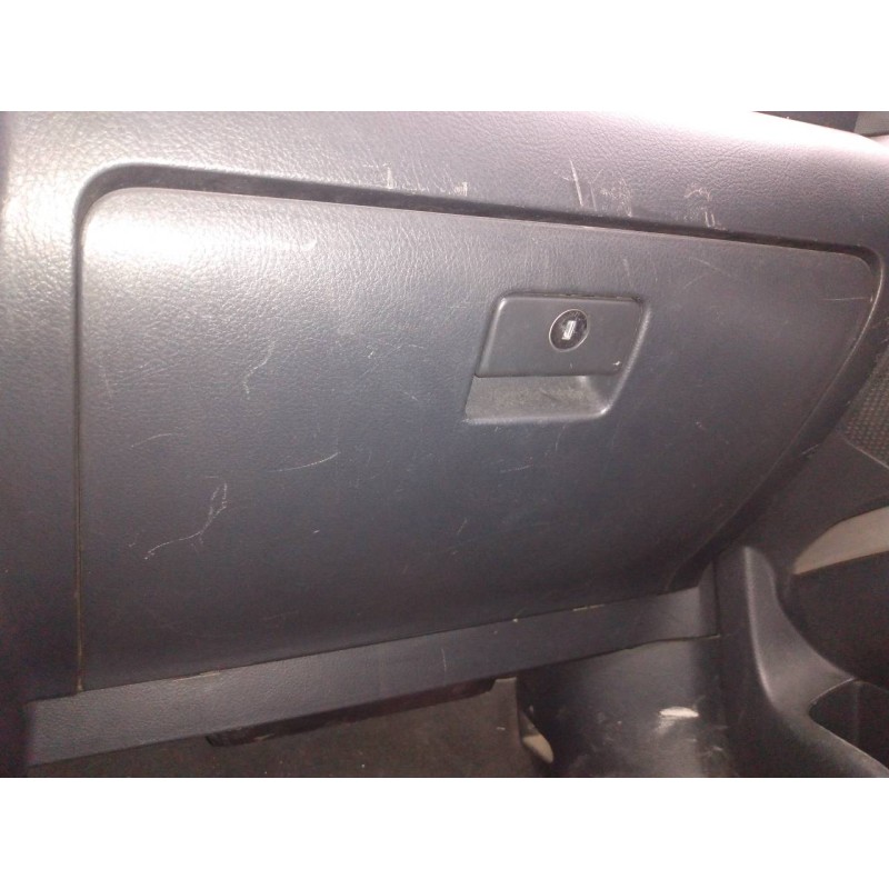 Recambio de guantera para toyota corolla verso (r1) 2.0 d-4d luna referencia OEM IAM   