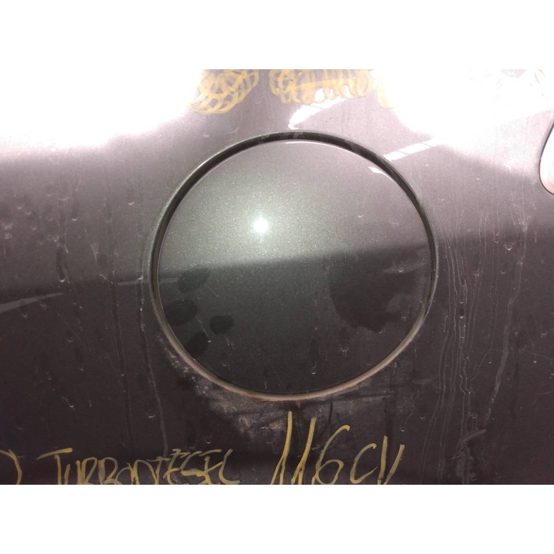 Recambio de tapa exterior combustible para toyota corolla verso (r1) 2.0 d-4d luna referencia OEM IAM   