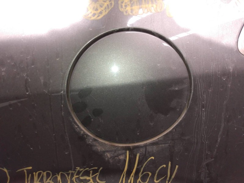 Recambio de tapa exterior combustible para toyota corolla verso (r1) 2.0 d-4d luna referencia OEM IAM   