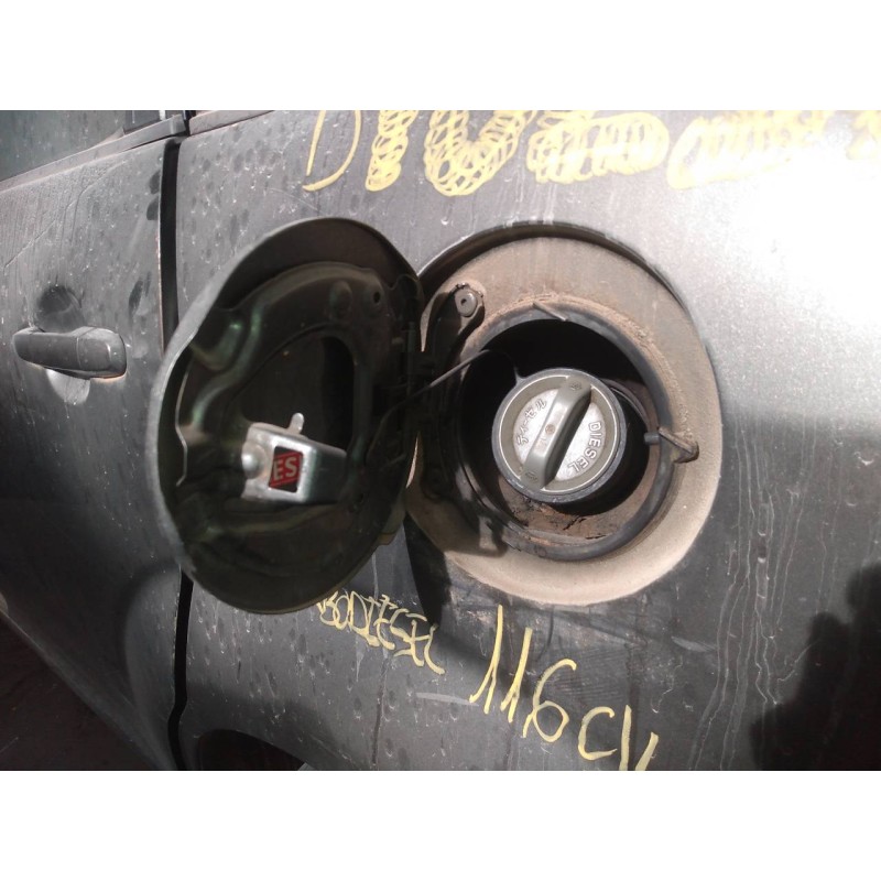 Recambio de tapa exterior combustible para toyota corolla verso (r1) 2.0 d-4d luna referencia OEM IAM   