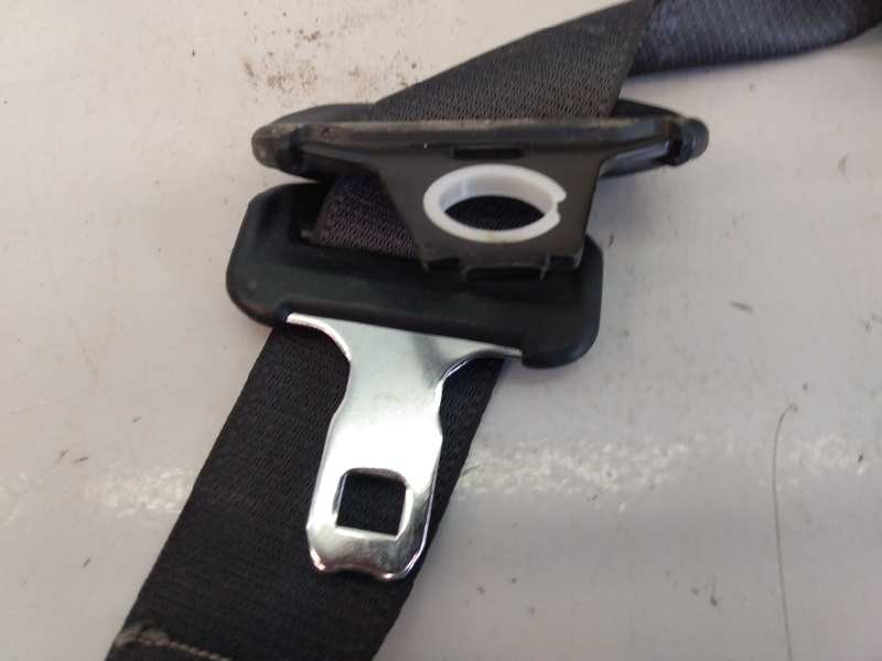 Recambio de cinturon seguridad trasero derecho para toyota yaris city referencia OEM IAM 7P2700 197296 E2-B4-4-1