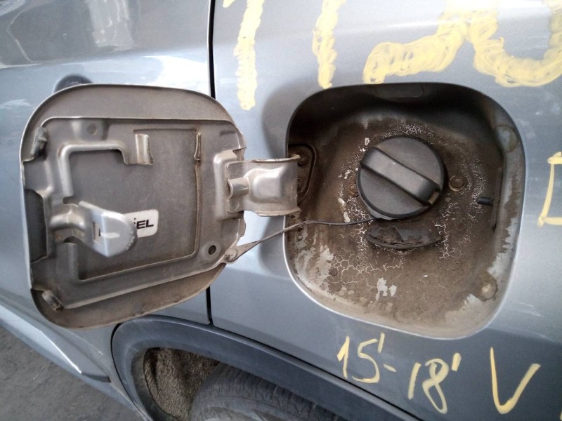 Recambio de tapa exterior combustible para suzuki vitara 1.6 ddis gle 4x4 referencia OEM IAM   