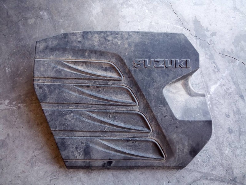 Recambio de tapa motor para suzuki vitara 1.6 ddis gle 4x4 referencia OEM IAM   
