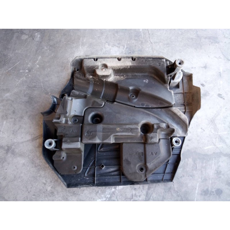 Recambio de tapa motor para suzuki vitara 1.6 ddis gle 4x4 referencia OEM IAM   