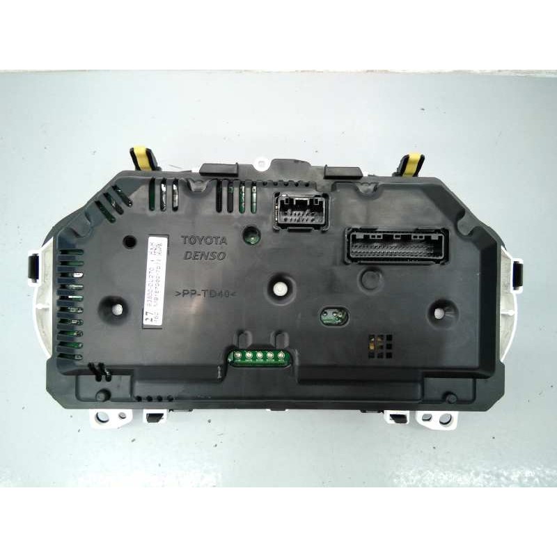 Recambio de cuadro instrumentos para toyota yaris city referencia OEM IAM 838000U2704 MB1575607573 E3-B2-7-2
