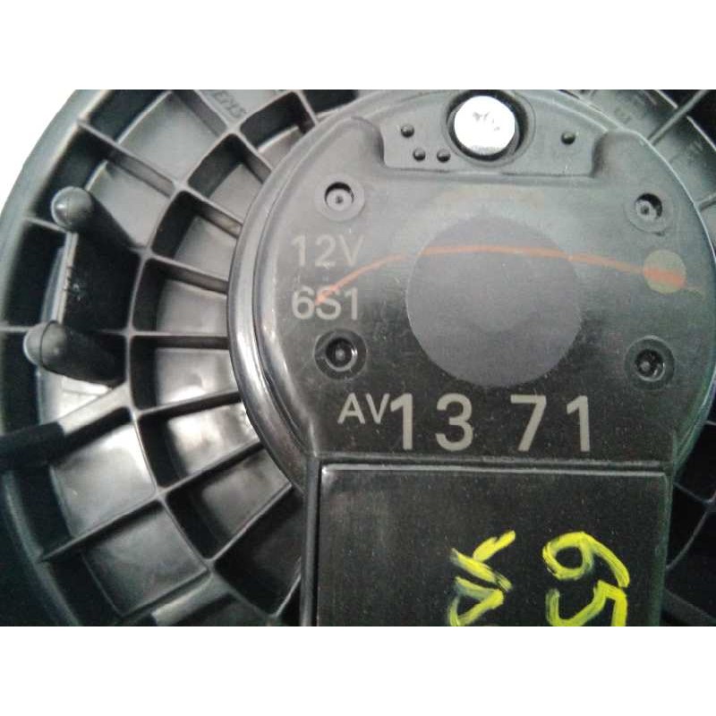 Recambio de ventilador calefaccion para toyota yaris city referencia OEM IAM AV1371  E2-B4-29-1