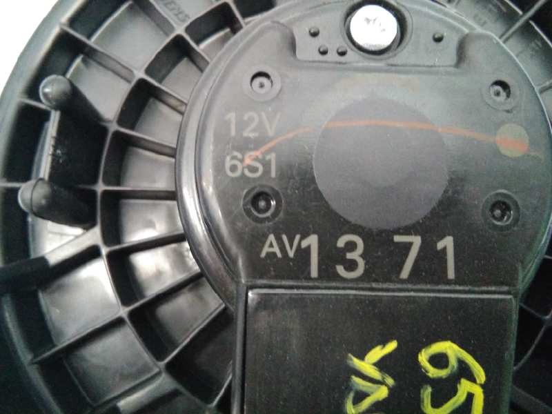 Recambio de ventilador calefaccion para toyota yaris city referencia OEM IAM AV1371  E2-B4-29-1