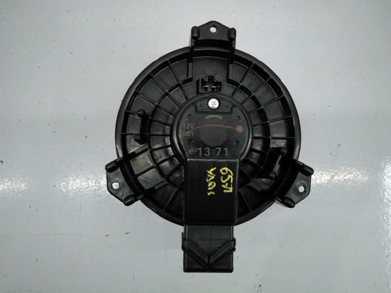 Recambio de ventilador calefaccion para toyota yaris city referencia OEM IAM AV1371  E2-B4-29-1