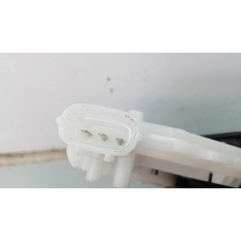 Recambio de cerradura maletero / porton para toyota yaris city referencia OEM IAM   E2-B4-5-2