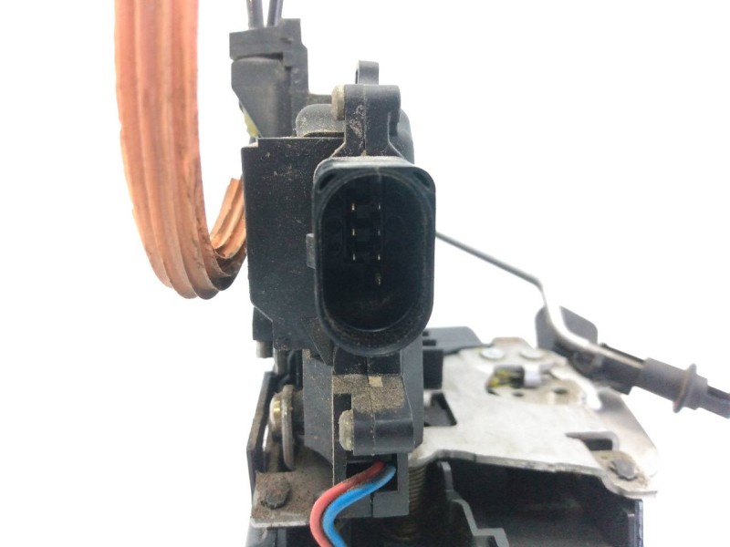 Recambio de cerradura puerta trasera izquierda para audi a4 avant (8e) 1.9 tdi (96kw) referencia OEM IAM 8E0839015C  E1-B6-52-2