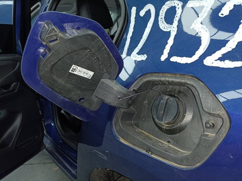 Recambio de tapa exterior combustible para opel corsa f cosmos referencia OEM IAM   
