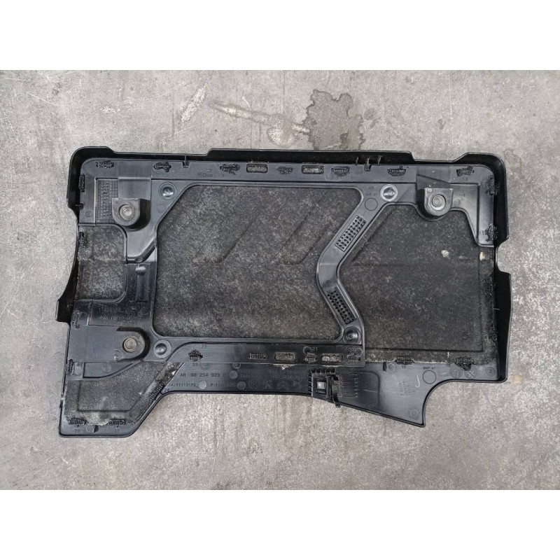 Recambio de tapa motor para opel corsa f cosmos referencia OEM IAM   