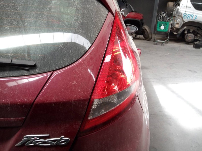 Recambio de piloto trasero derecho para ford fiesta (cb1) trend referencia OEM IAM   