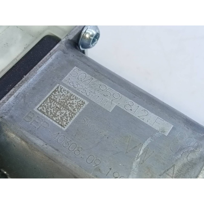 Recambio de motor elevalunas trasero derecho para volkswagen golf vii lim. (bq1) edition referencia OEM IAM 5Q4959812F  E1-B6-48