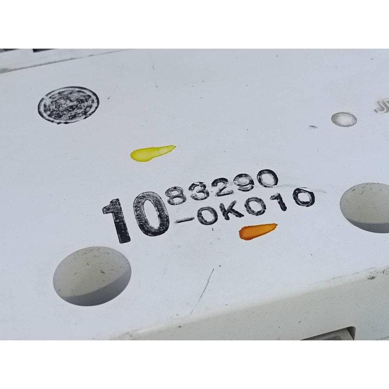 Recambio de pantalla multifuncion para toyota hilux (kun) referencia OEM IAM 832900K010  E3-B2-18-3