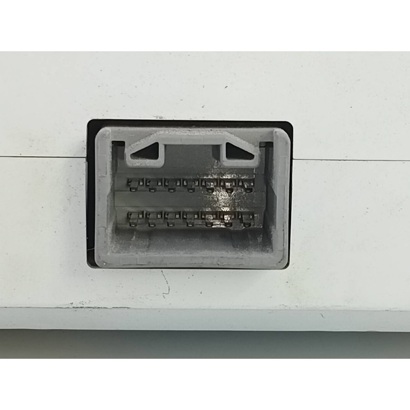 Recambio de pantalla multifuncion para toyota hilux (kun) referencia OEM IAM 832900K010  E3-B2-18-3