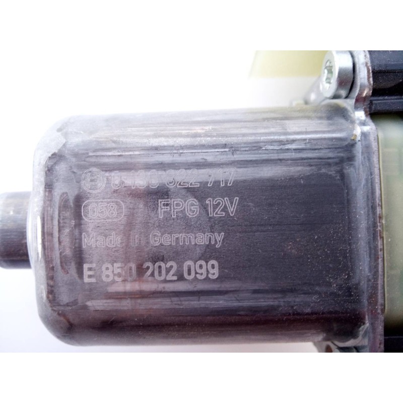Recambio de motor elevalunas delantero izquierdo para skoda octavia combi (5e5) ambition referencia OEM IAM 0130822717 E85020209